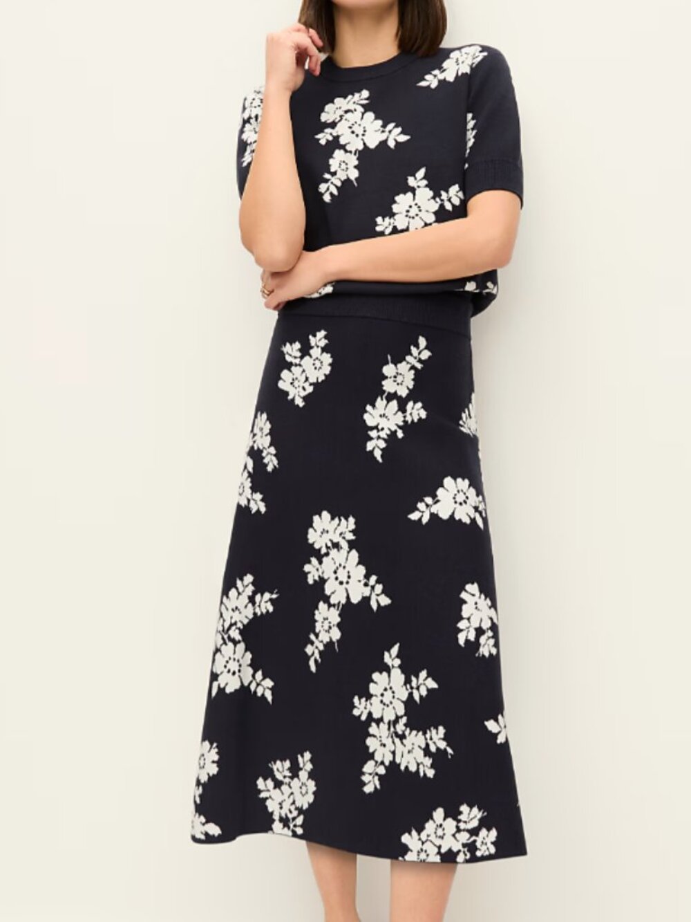 Ann Taylor Size Small Petite Floral Jacquard Midi Skirt in Navy